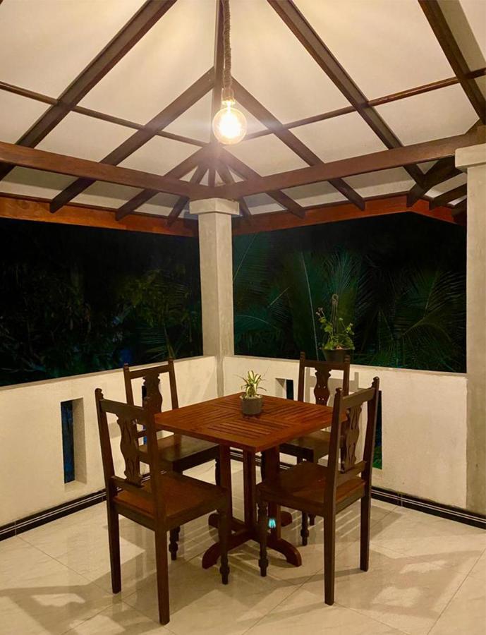 Nilupul Villa Ambalangoda  Buitenkant foto