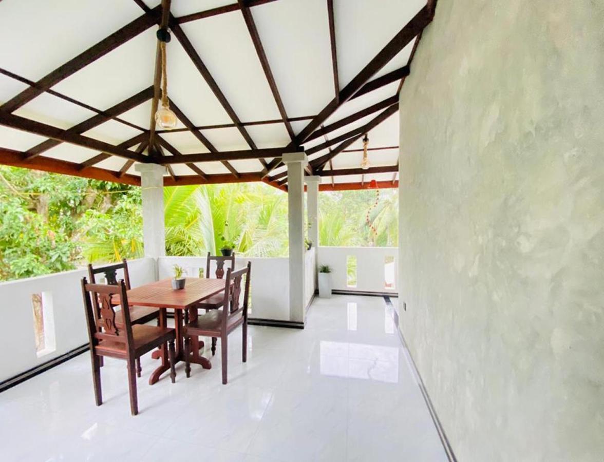 Nilupul Villa Ambalangoda  Buitenkant foto