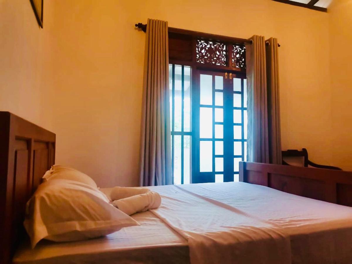 Nilupul Villa Ambalangoda  Buitenkant foto